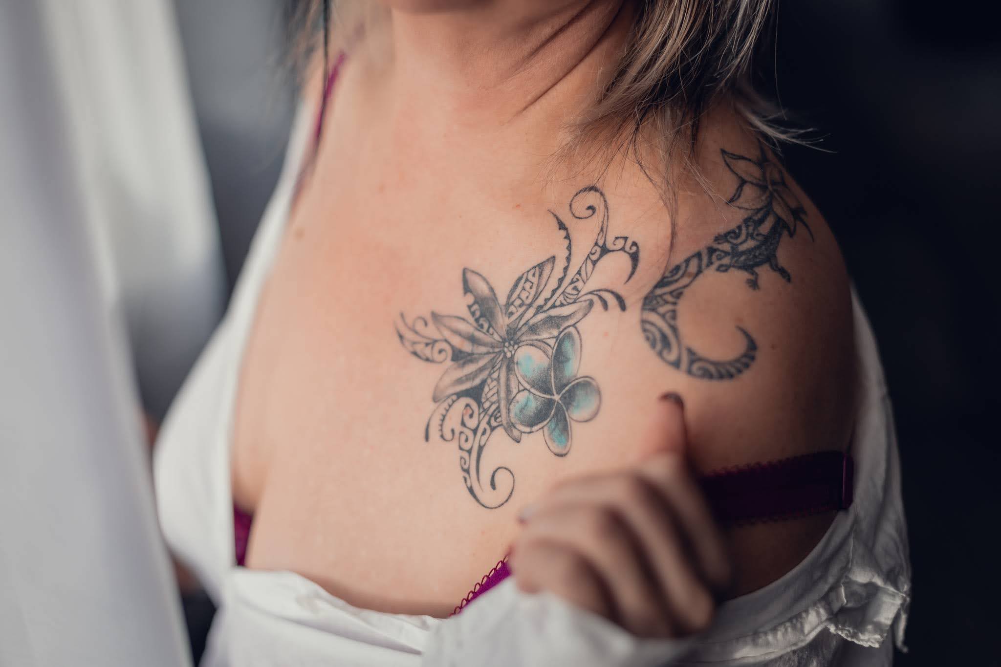 boudoir sarthe le mans tatoo tatouage lingerie épaule
